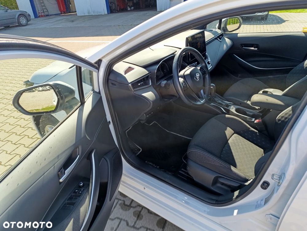 Toyota Corolla 1.8 Hybrid Comfort - 17