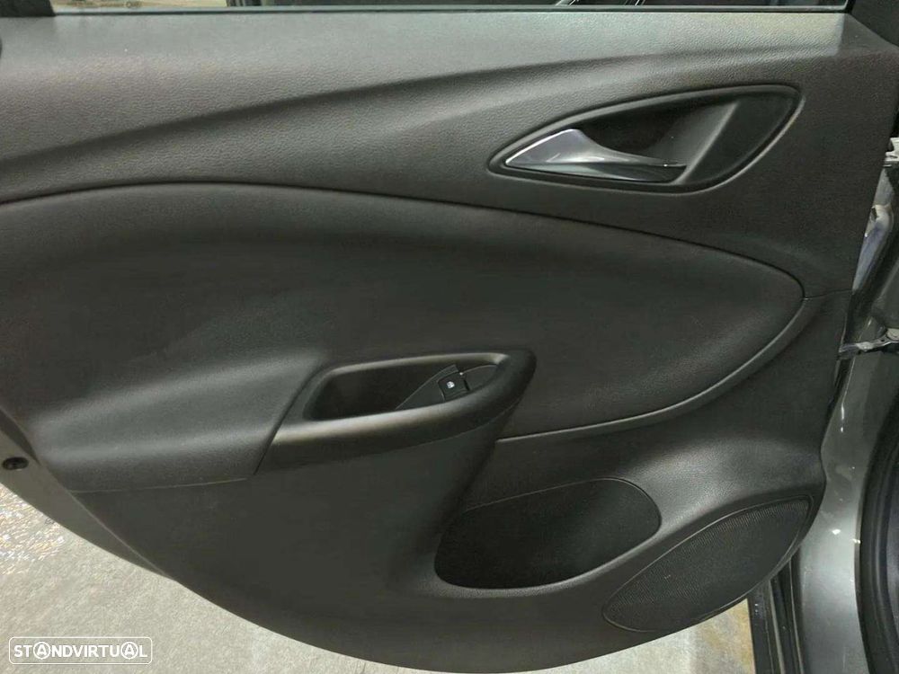 Opel Astra Sports Tourer - 21