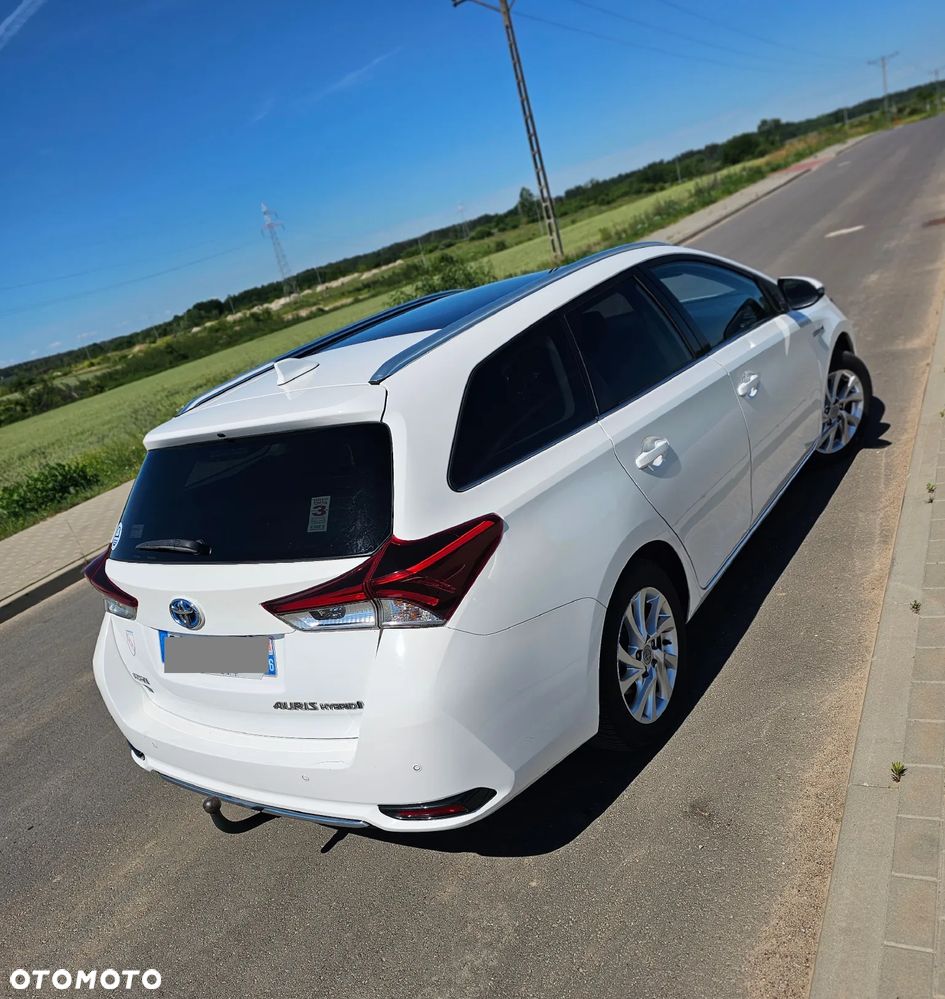 Toyota Auris Hybrid 135 Dynamic - 3