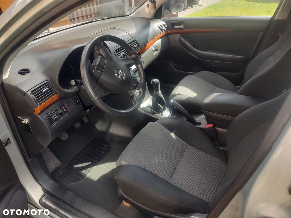 Toyota Avensis 1.8 VVT-i Sol - 14