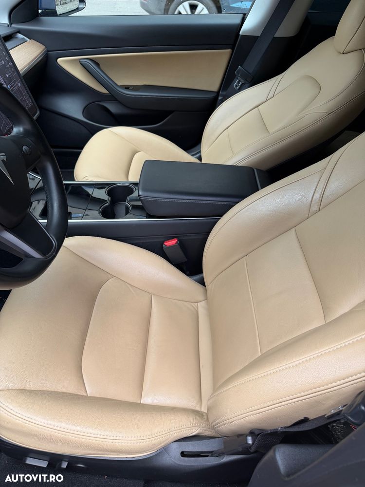 Tesla Model 3 - 10