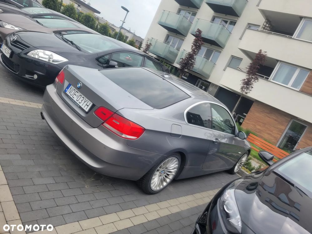 BMW Seria 3 325i - 2