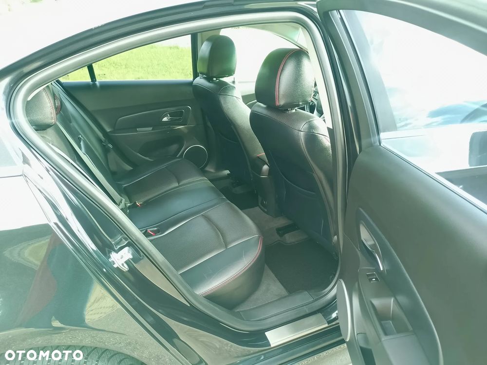 Chevrolet Cruze 1.8 LTZ - 24