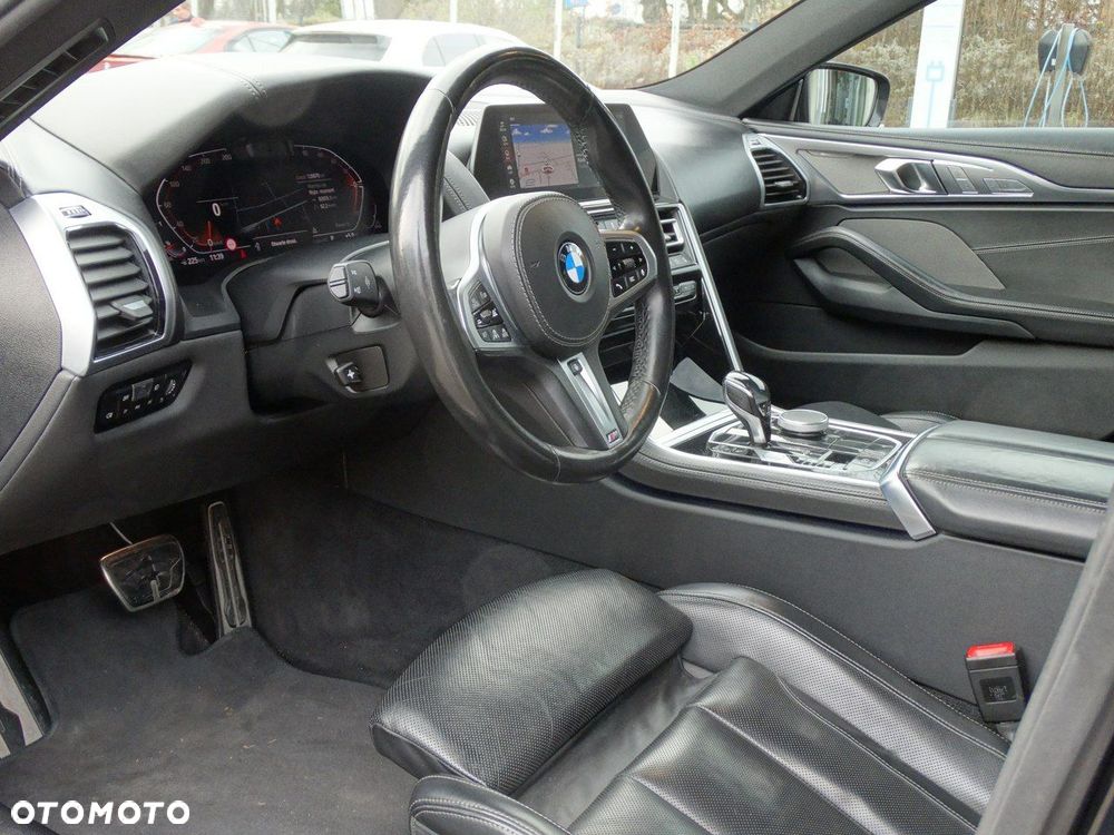 BMW Seria 8 - 19
