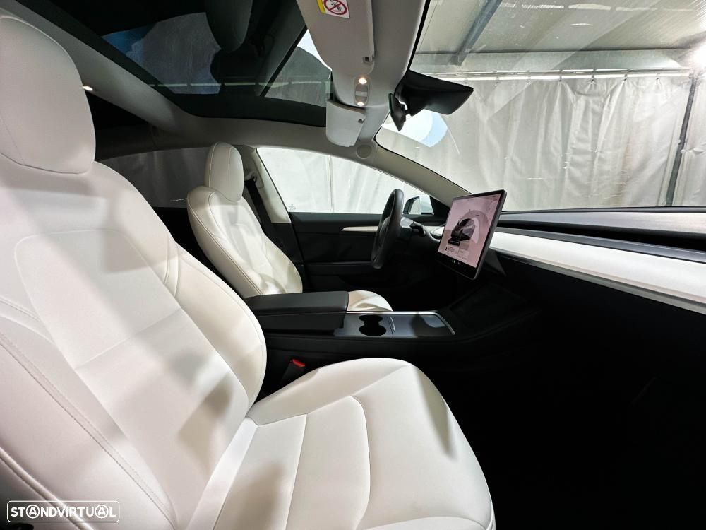Tesla Model 3 Performance Dual Motor AWD - 32