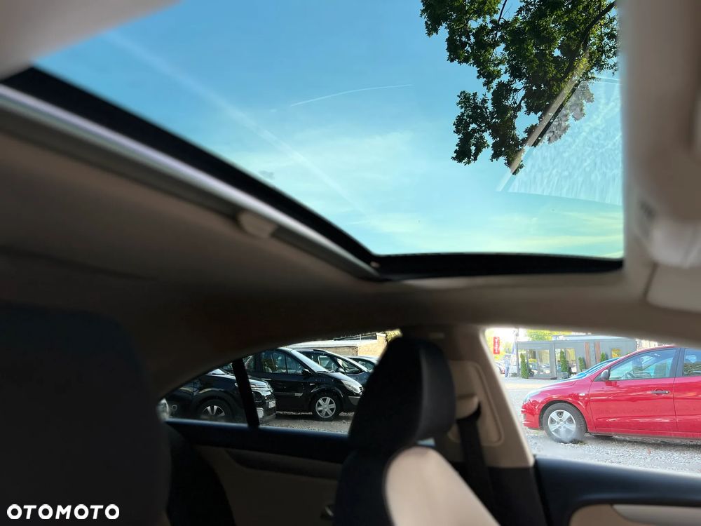 Volkswagen Passat - 39