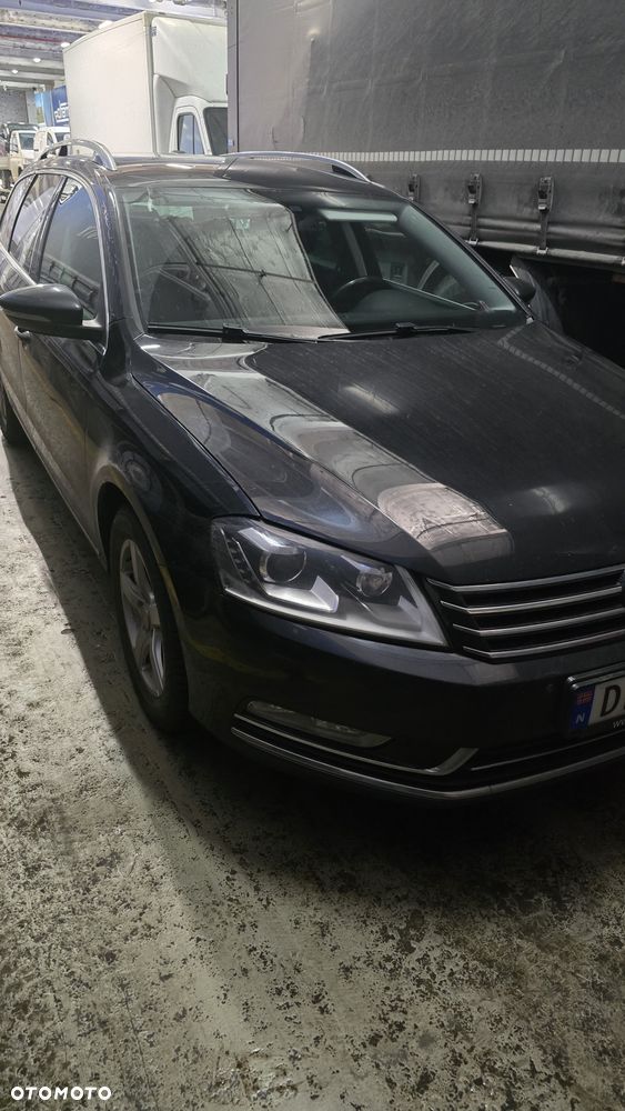 Volkswagen Passat 1.6 TDI DPF BlueMot Comfortline - 11