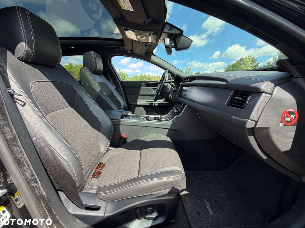 Jaguar XF 2.0 i4D R-Sport - 16