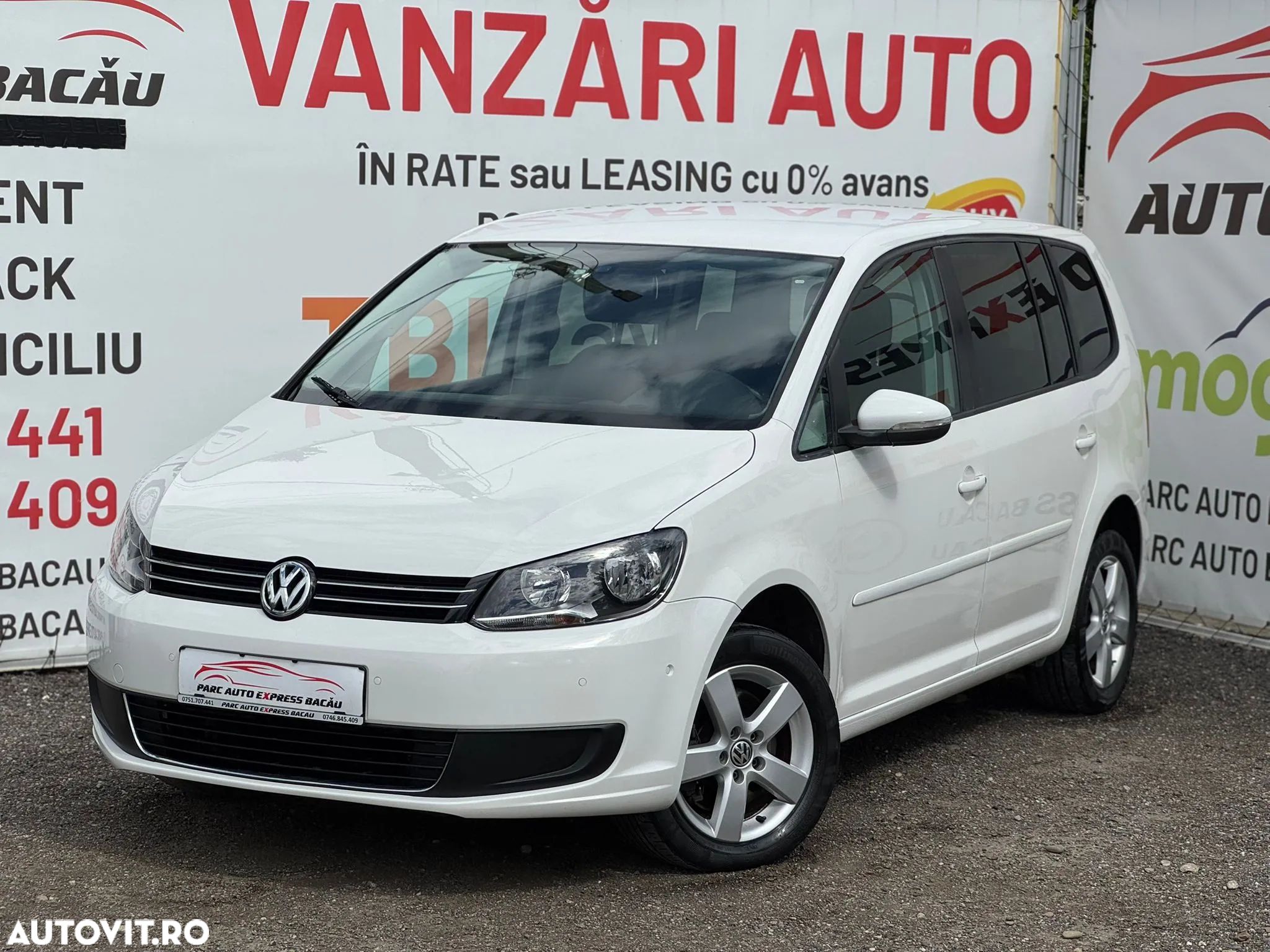 Volkswagen Touran 2.0 TDI DSG Comfortline - 1
