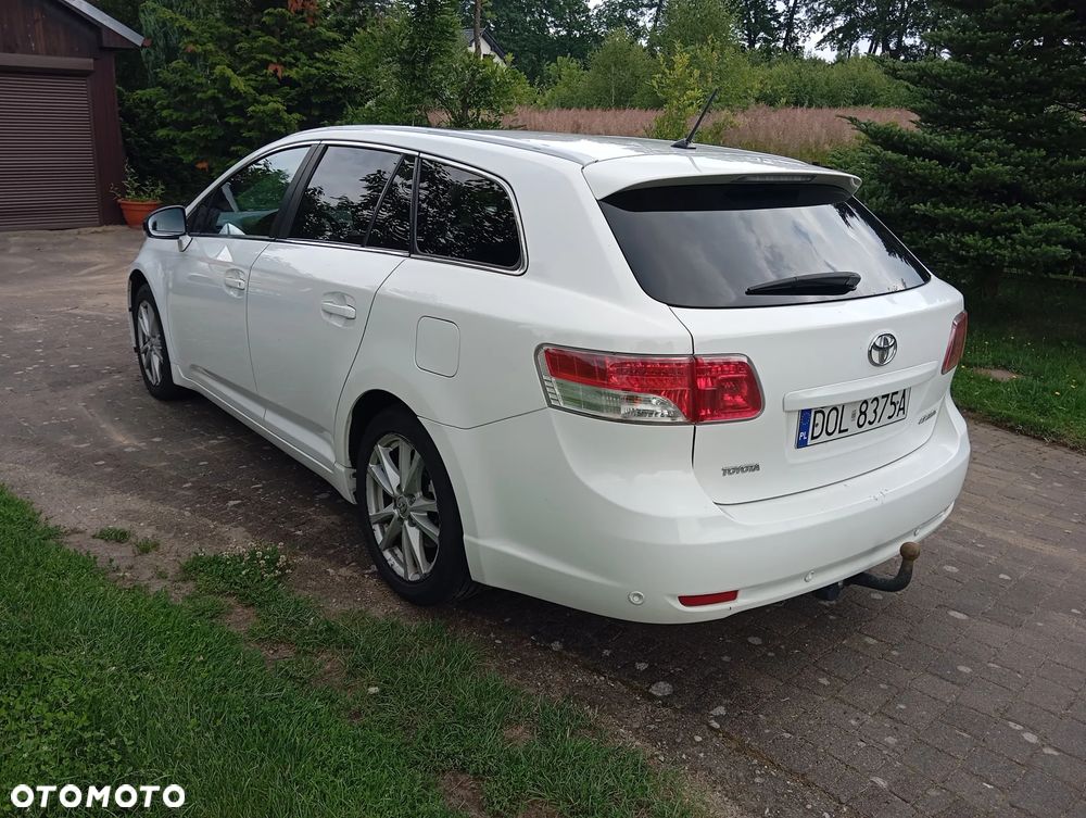 Toyota Avensis 2.2 D-4D Prestige - 4