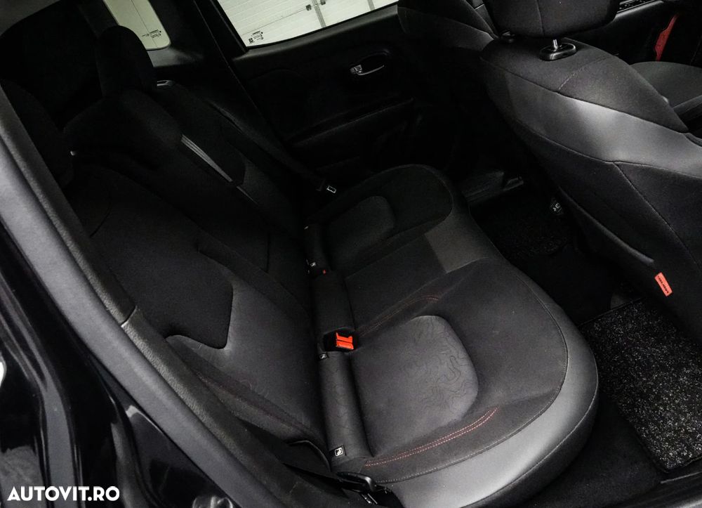 Jeep Renegade 1.3T 4xe AT6 PHEV Trailhawk - 16