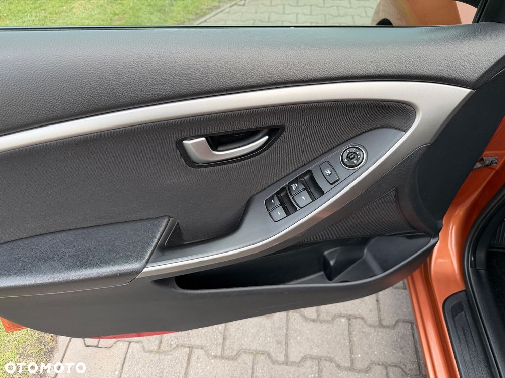 Hyundai i30 1.6 Comfort - 34