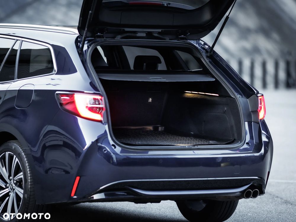 Toyota Corolla 2.0 Hybrid Style - 32