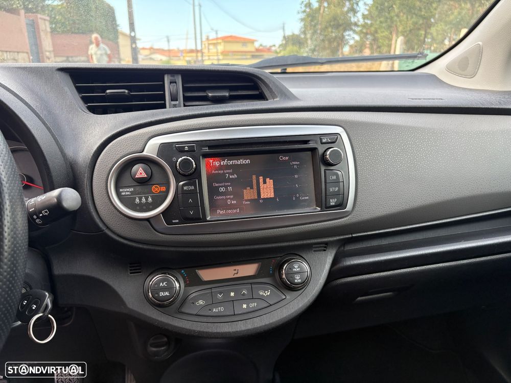 Toyota Yaris 1.33 VVT-i Sport +P.Techno +P.Plus+P.Luxury - 11