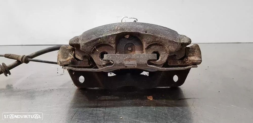 PINÇA TRAVÃO FRONTAL DIREITA MERCEDES-BENZ VITO FURGÃO 1996 -A9014204101 - 2