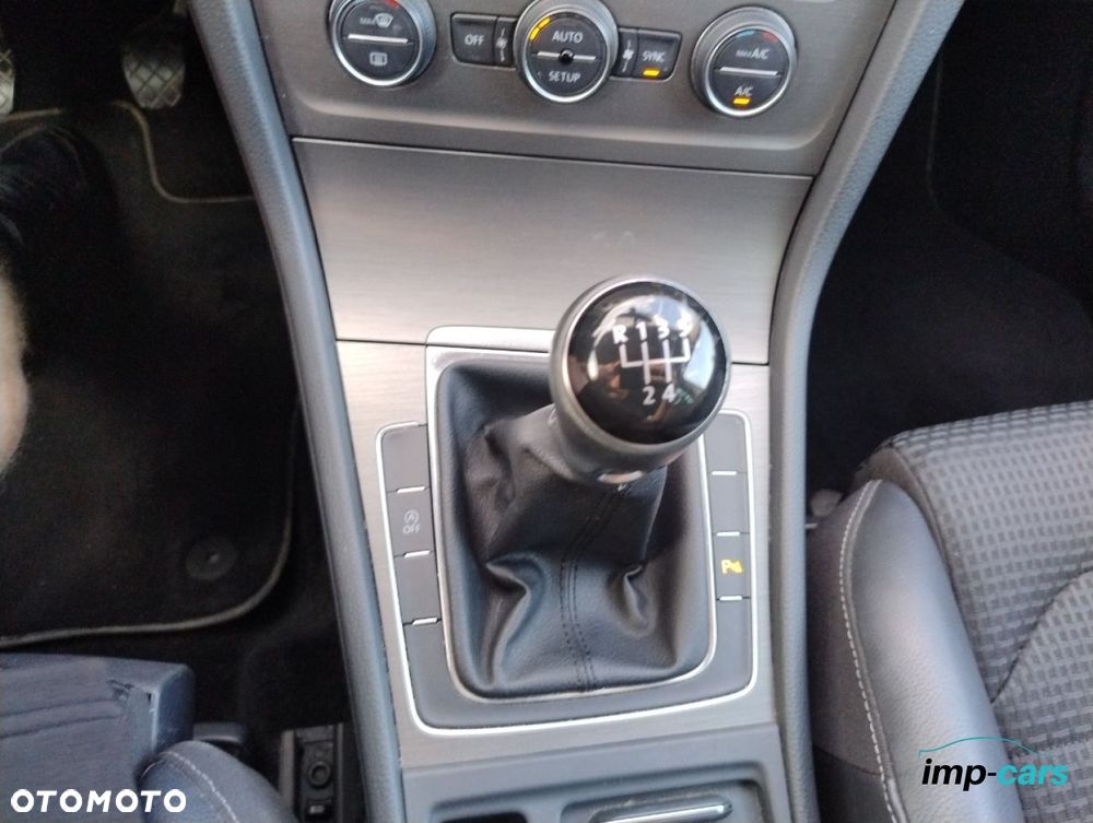 Volkswagen Golf 1.6 TDI BMT Highline - 17