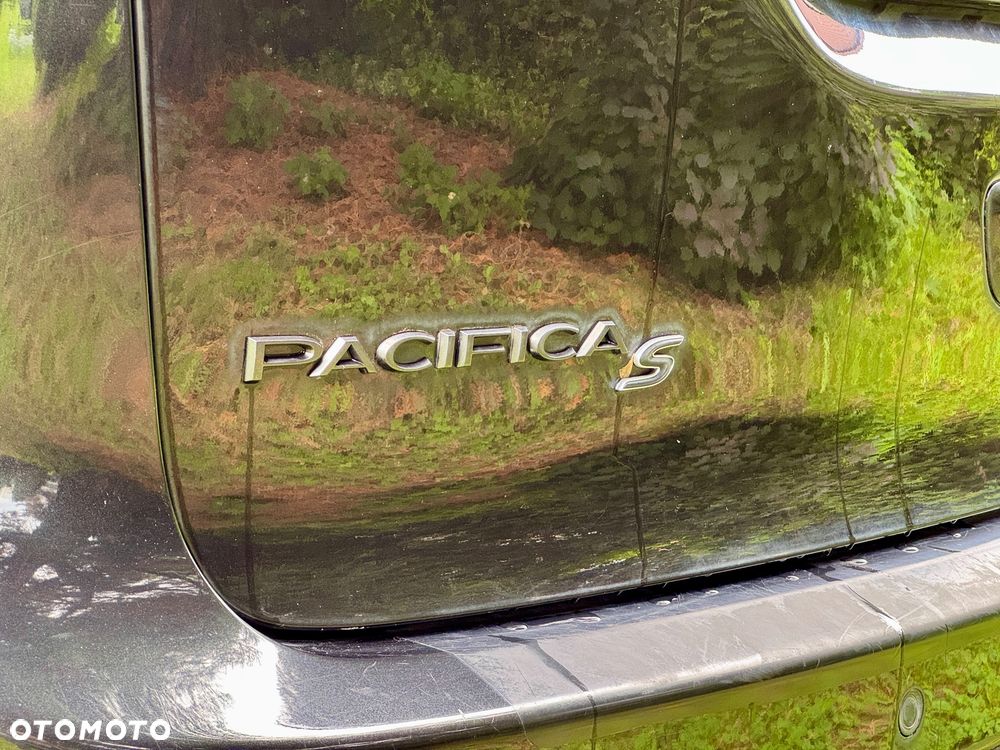 Chrysler Pacifica - 5