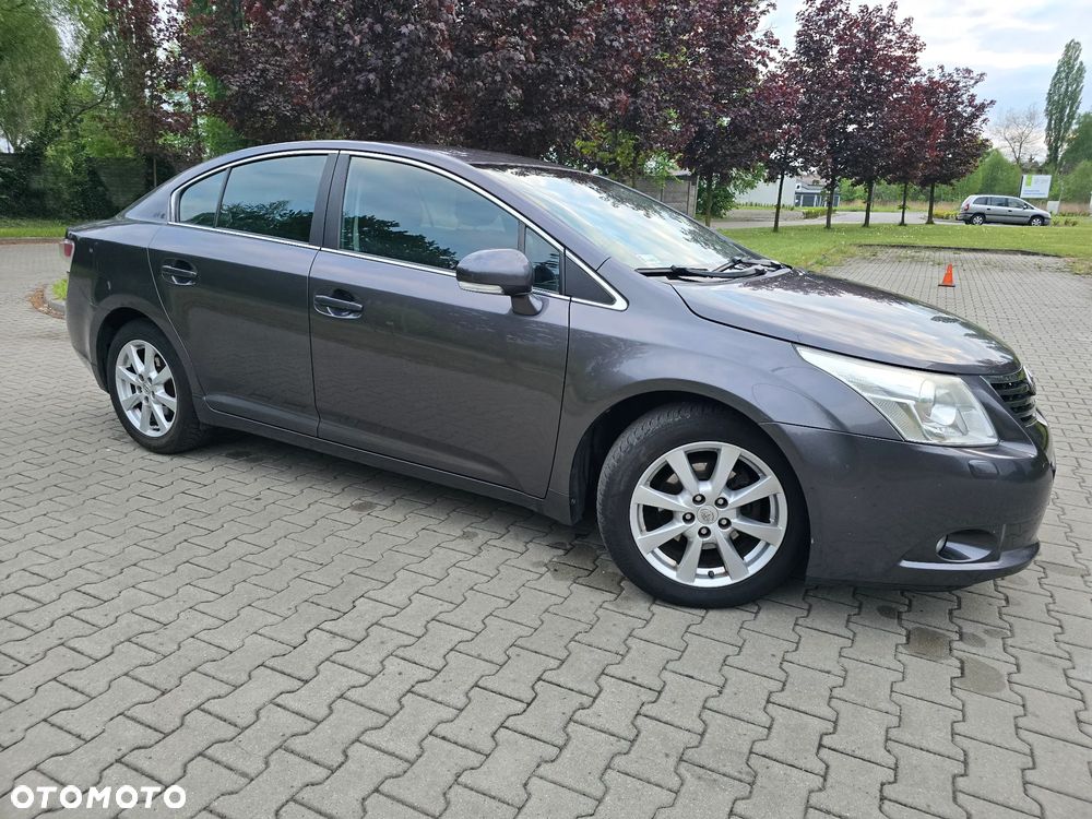 Toyota Avensis 2.0 D-4D Luna - 13