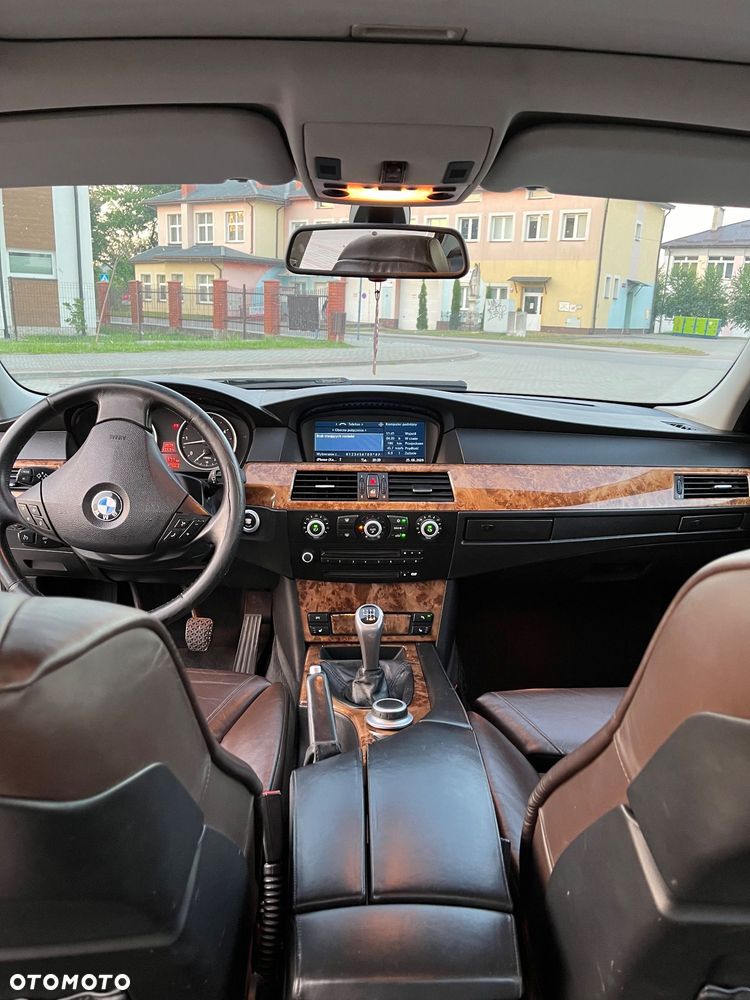BMW Seria 5 525d - 8