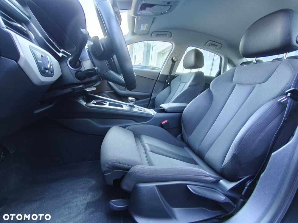 Audi A4 Limousine - 8