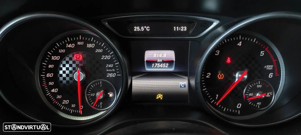 Mercedes-Benz A 180 d AMG Line - 40