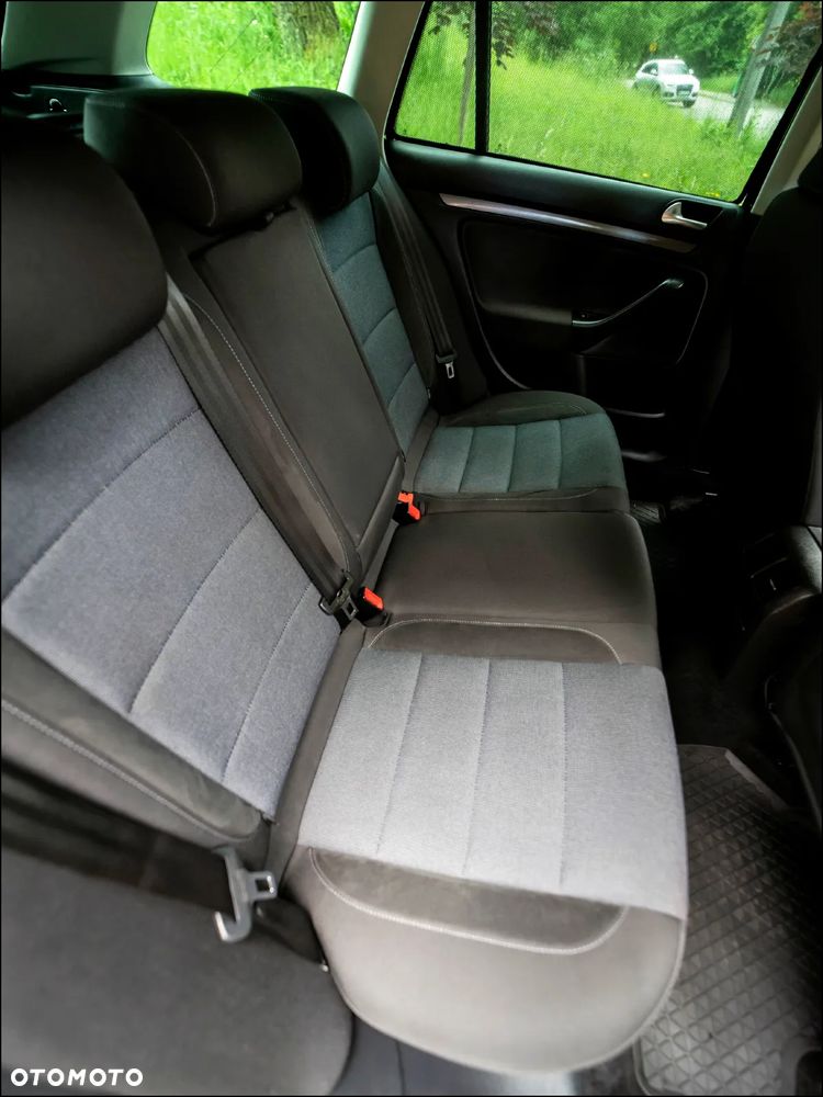 Volkswagen Golf - 34