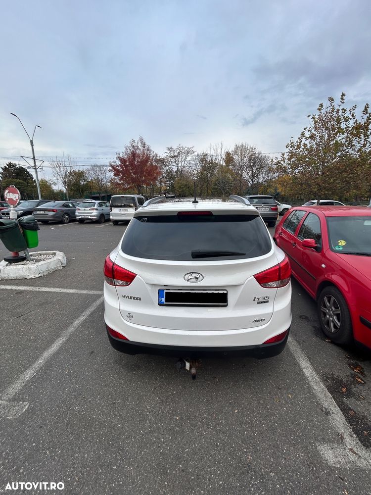 Hyundai ix35 2.0 CRDI 4WD Automatik Premium - 4