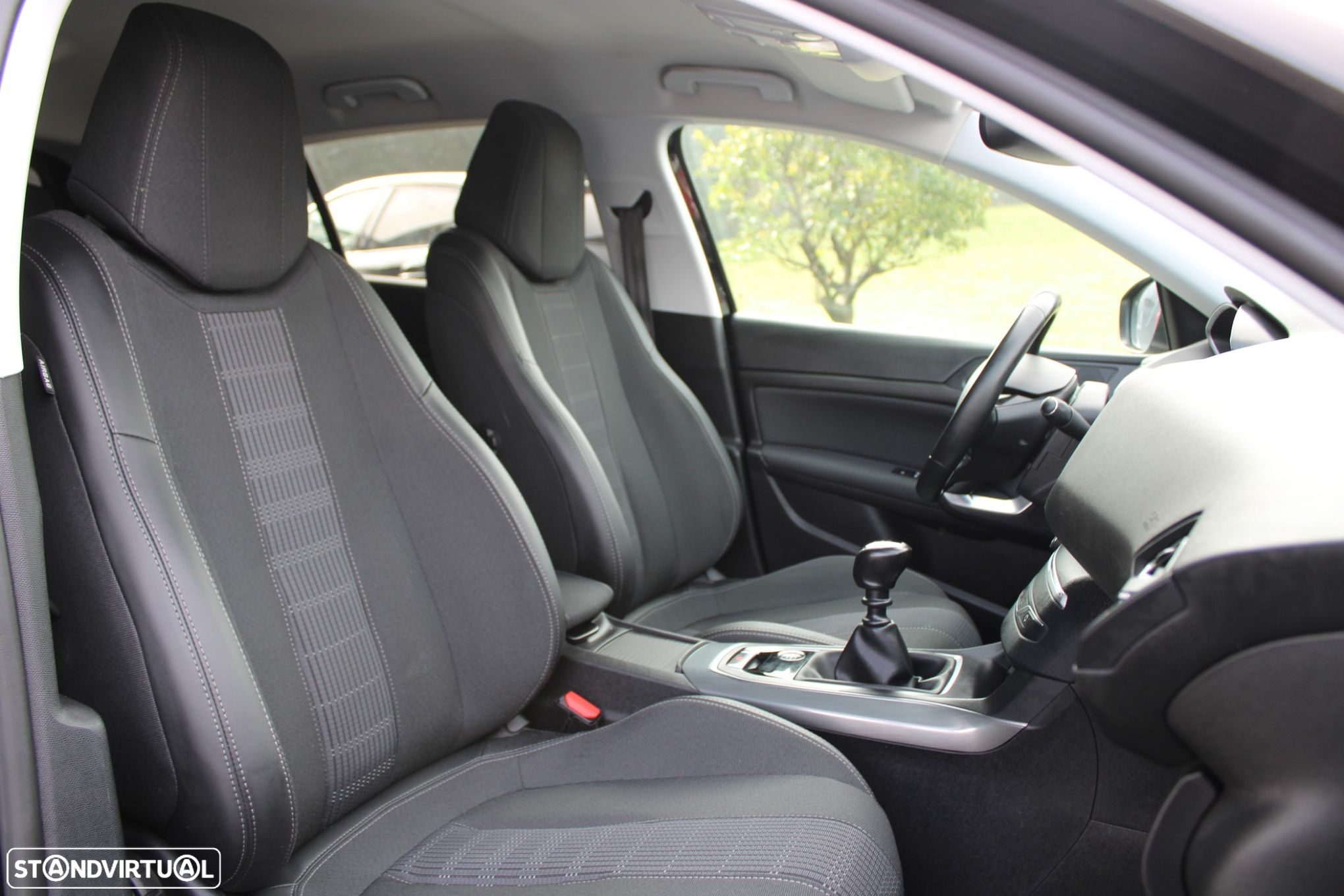 Peugeot 308 1.2 PureTech Allure - 23