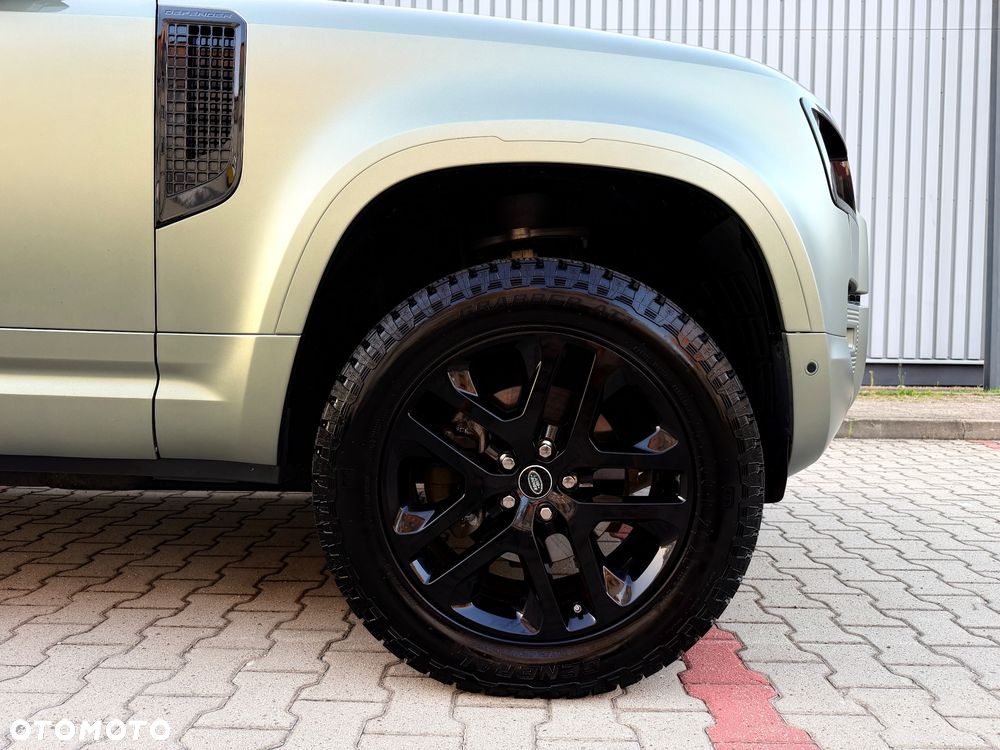Land Rover Defender 110 D200 SE - 24