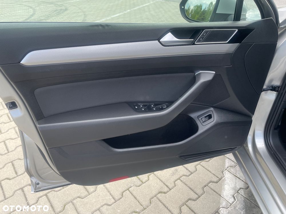 Volkswagen Passat - 26