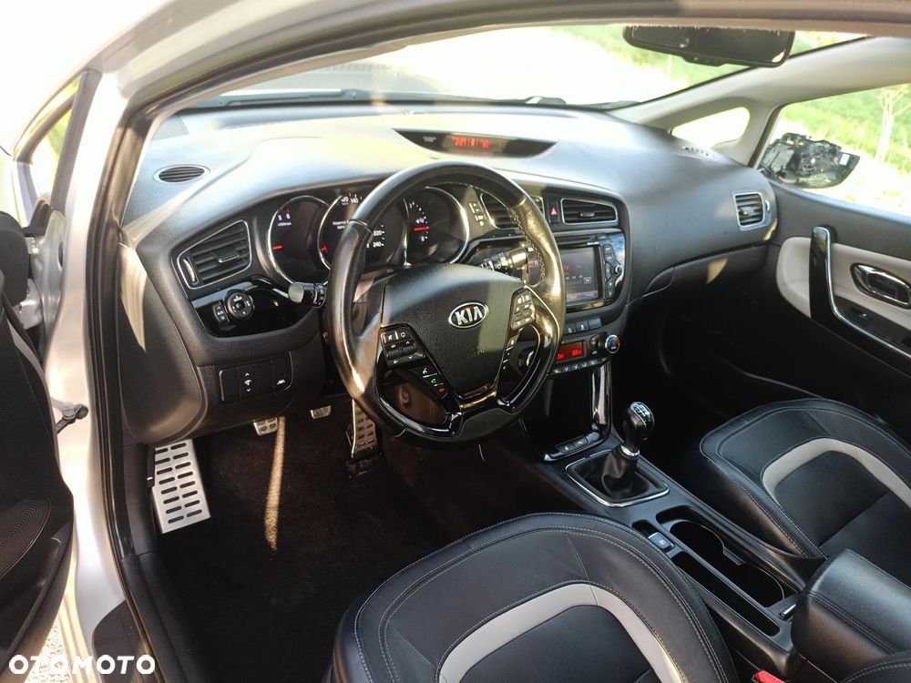 Kia Ceed 1.6 CRDi 128 ISG Platinum Edition - 18