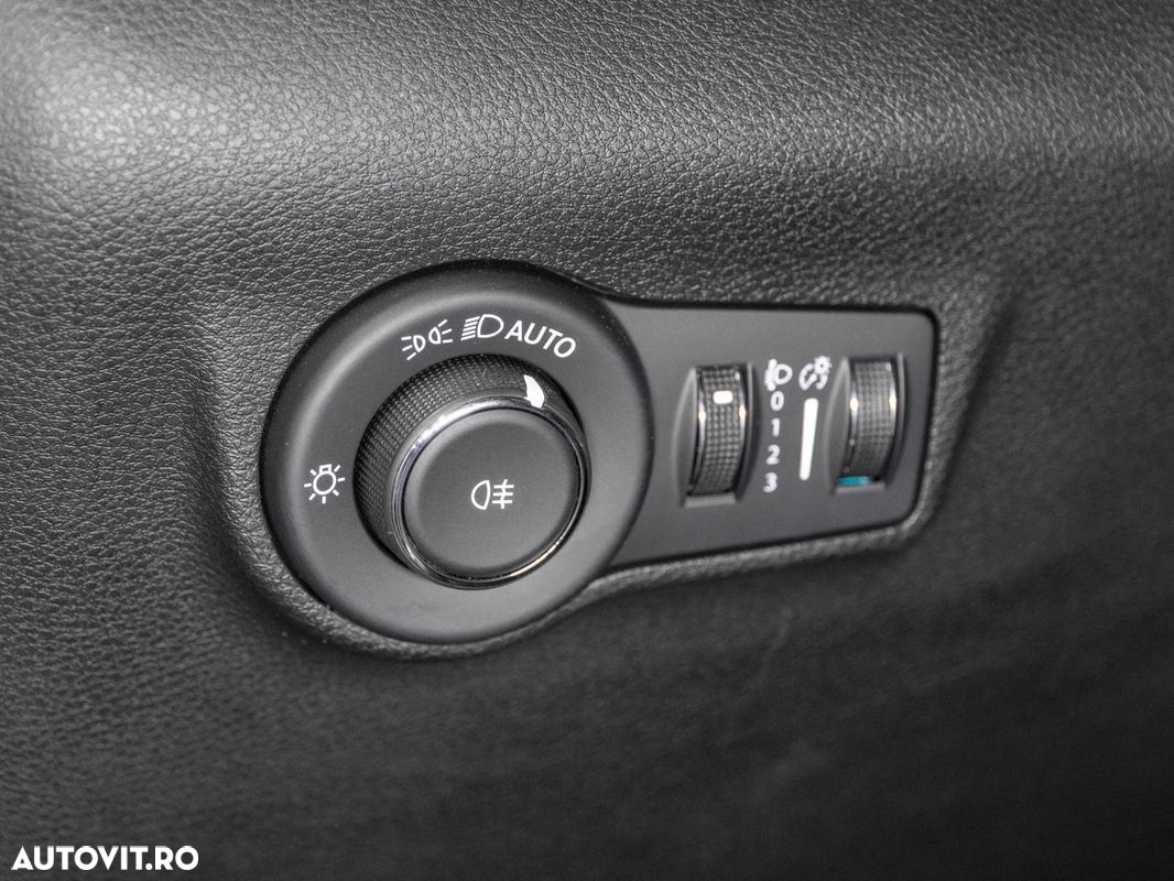 Jeep Compass - 23