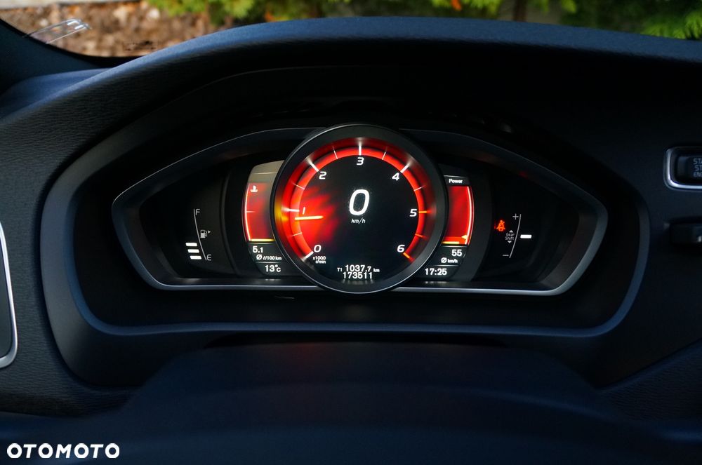 Volvo V40 D3 Drive-E R-Design Momentum - 27