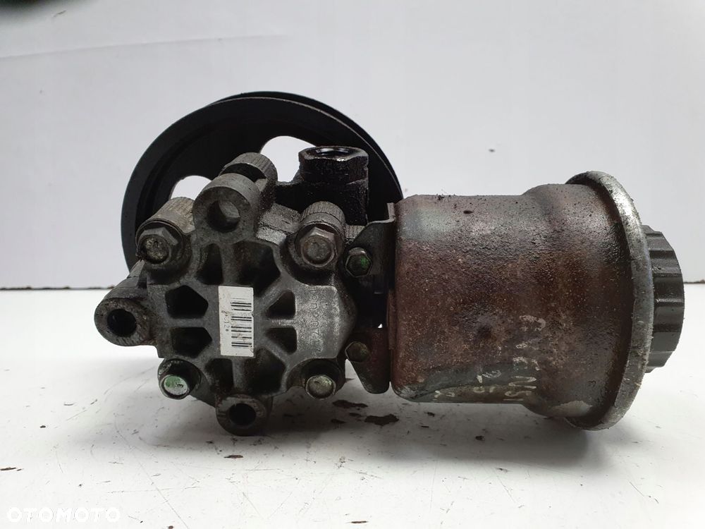 Toyota Avensis T25 2.0 D4D POMPA WSPOMAGANIA - 2