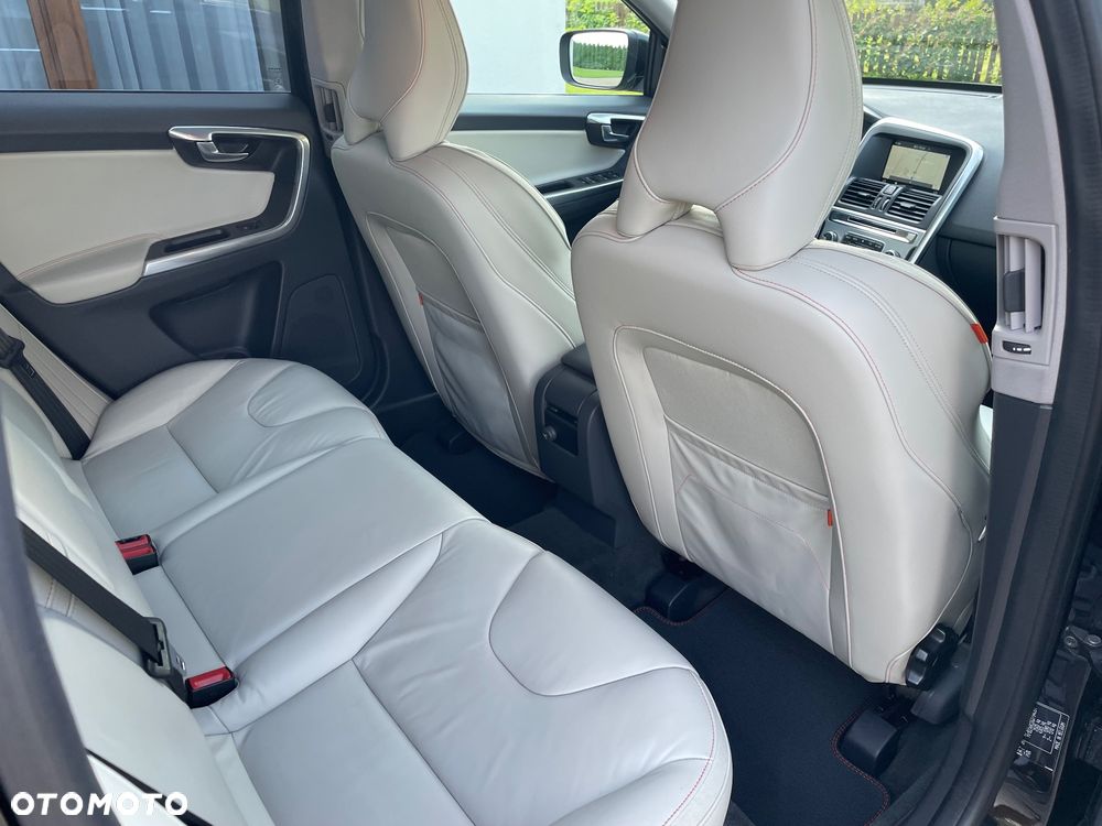 Volvo XC 60 D3 Drive-E Ocean Race - 29