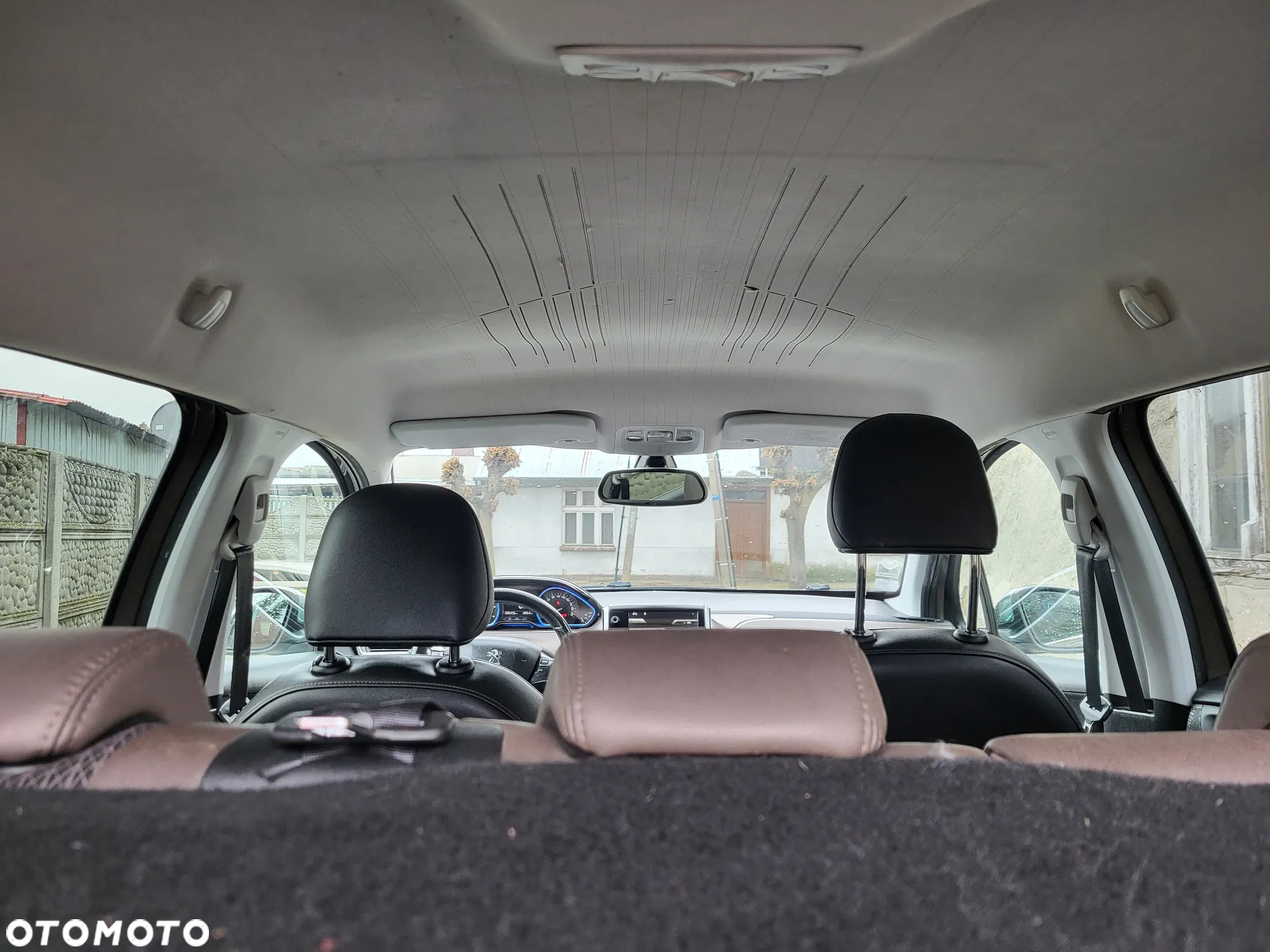 Peugeot 2008 e-HDi FAP 115 STOP & START Allure - 21