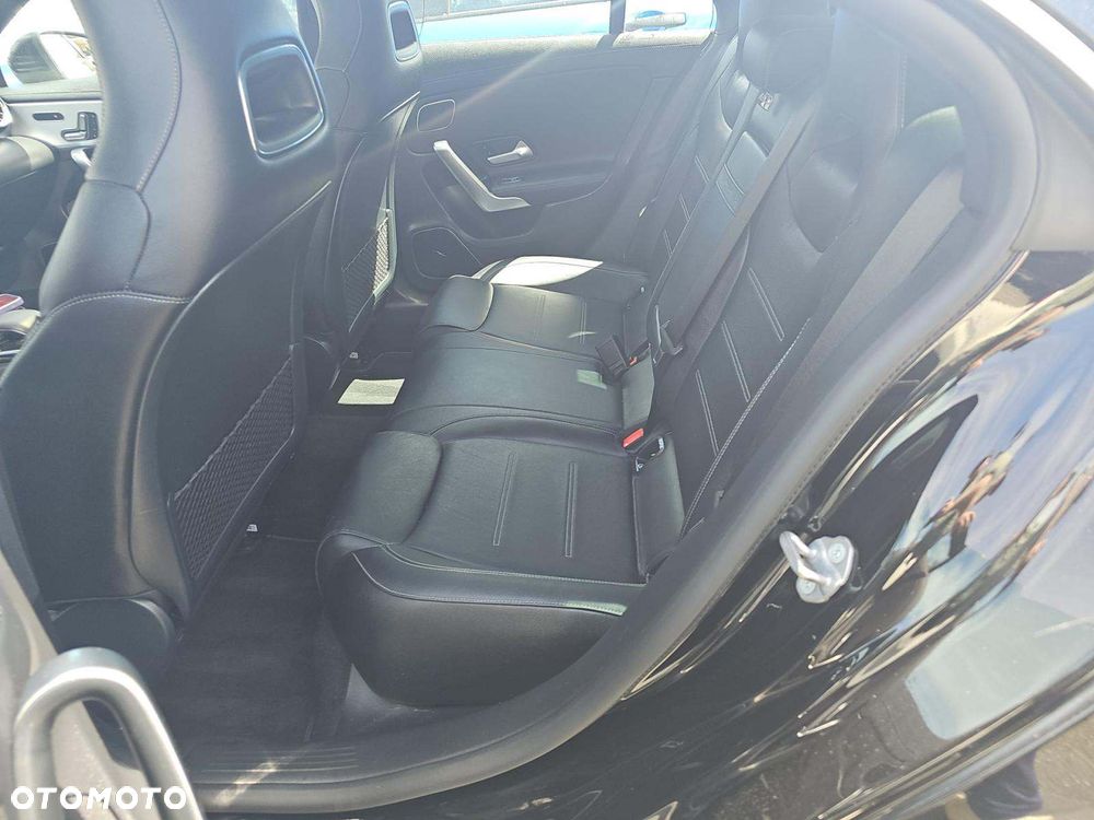 Mercedes-Benz CLA 250 4Matic 7G-DCT AMG Line - 9