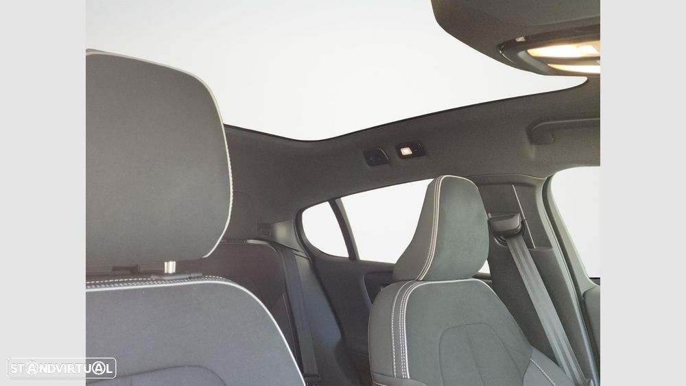 Volvo EC40 82 kWh Twin Motor Performance Ultra - 17