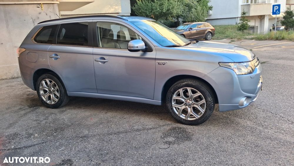 Mitsubishi Outlander 2.0 Litre DOHC MIVEC 4WD Instyle Navi - 4