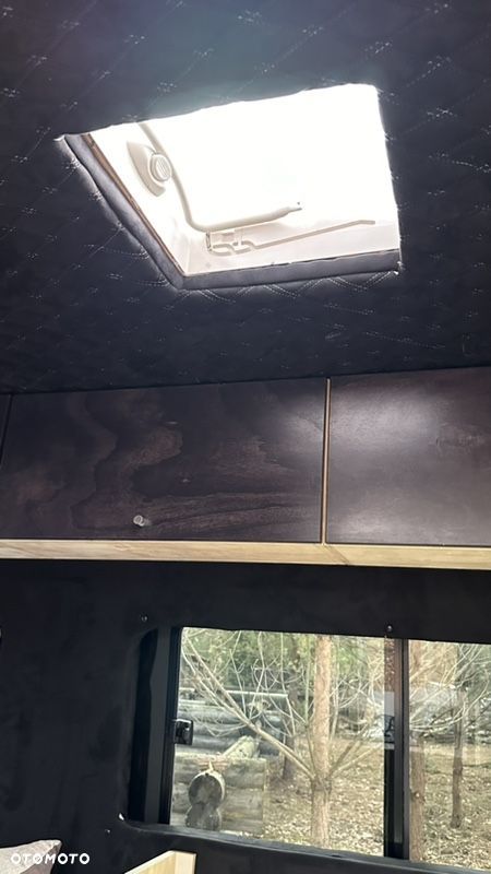 Mercedes-Benz Sprinter 910 - 21