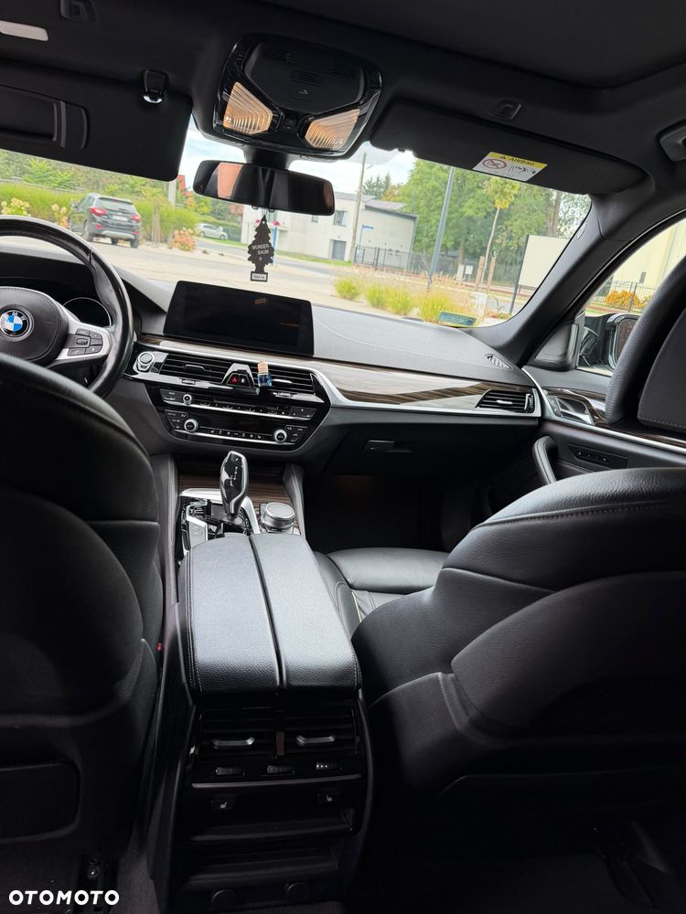BMW Seria 5 530d xDrive M Sport sport - 10