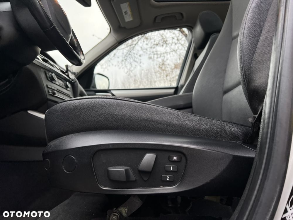 BMW X3 xDrive28i - 19