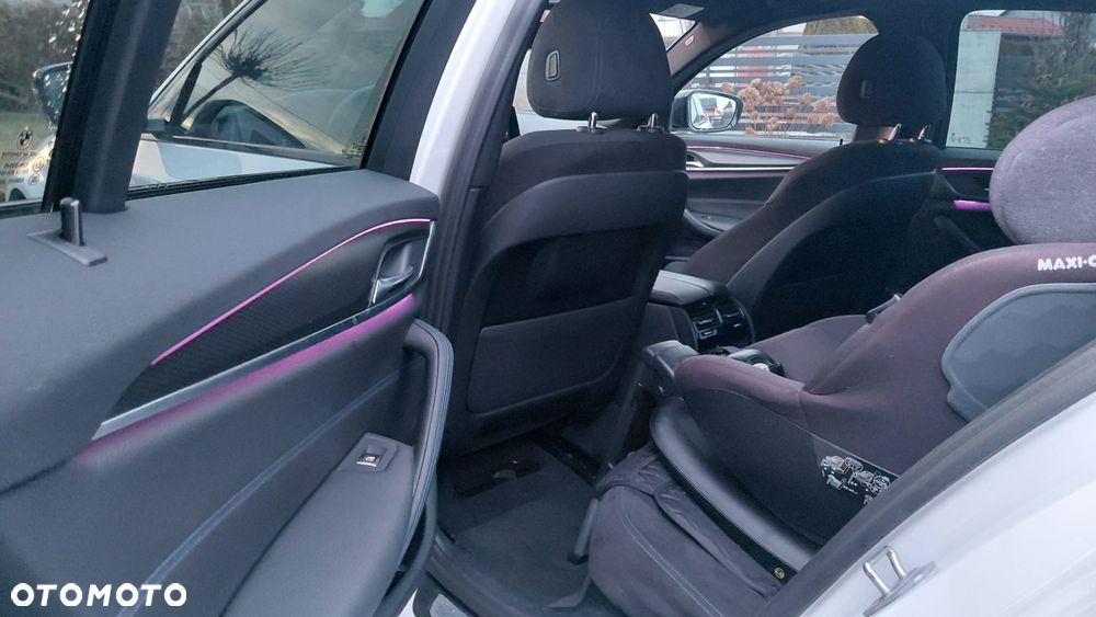 BMW Seria 5 518d Sport Line - 29