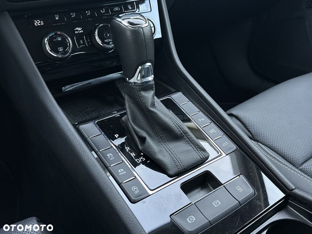 Skoda Superb 2.0 TDI SCR 4x4 L&K DSG - 19