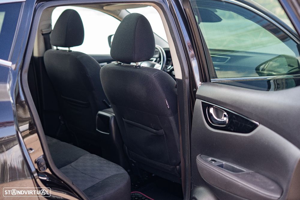 Nissan Qashqai 1.5 dCi N-Connecta 18 - 18