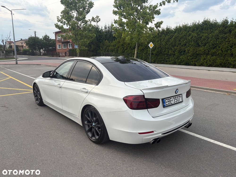 BMW Seria 3 328i Luxury Line - 3