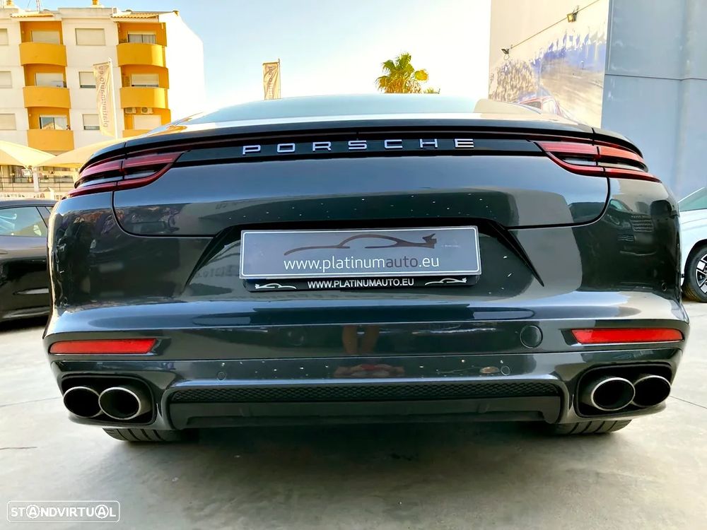 Porsche Panamera 4 E-Hybrid - 49