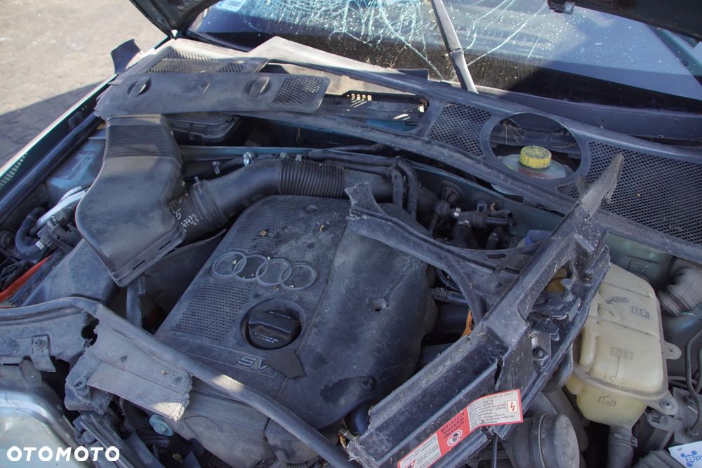 Auto na części - Audi A4 B5 1.8 20V 125 KM APT DWH LX6V 1999R Silnik Skrzynia Drzwi Błotnik Klapa Lampa Lusterko Klamka Szyba Deska Kokpit Sterownik Moduł Czujnik Licznik Panel Kierownica - 15