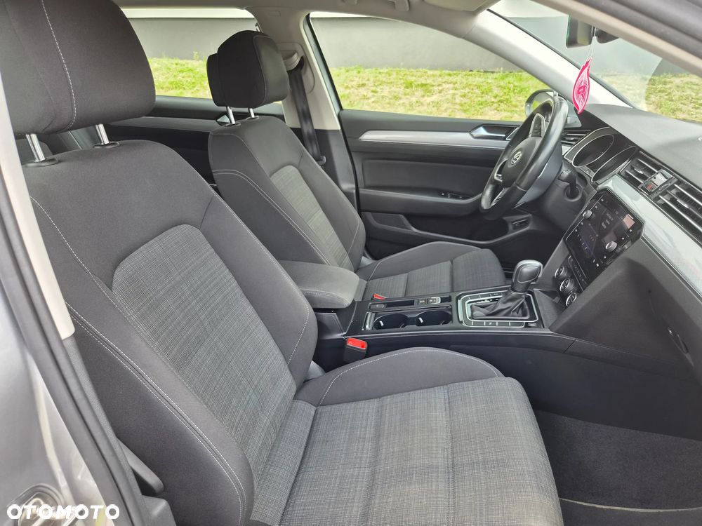 Volkswagen Passat 2.0 TDI SCR DSG Highline - 28