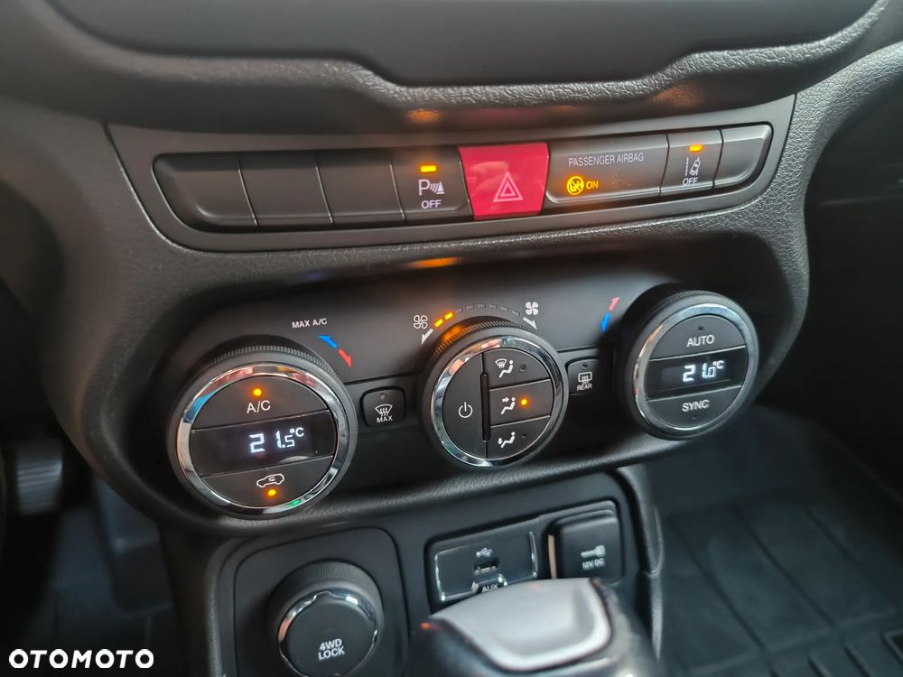 Jeep Renegade - 16